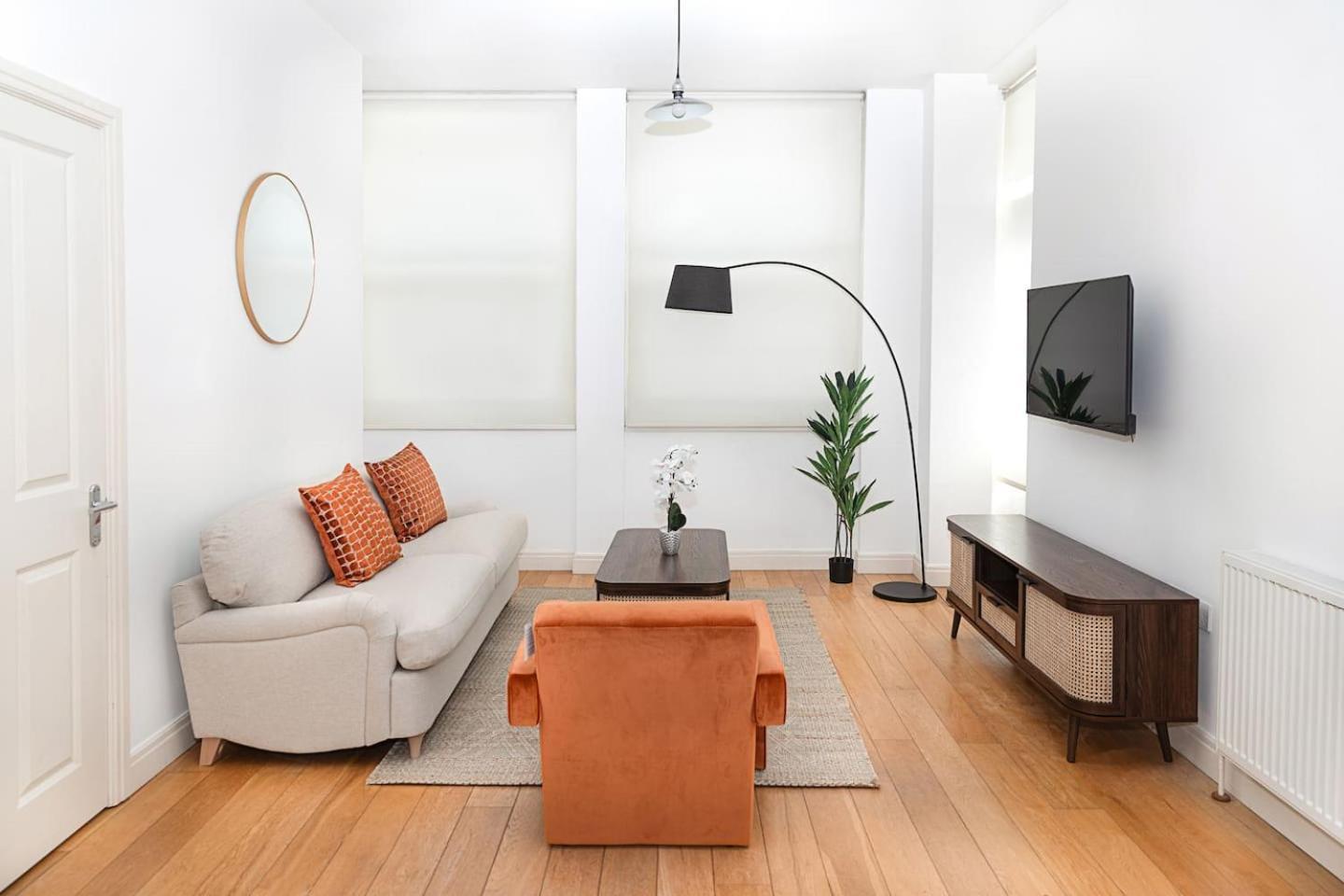 2 Bedroom Regents Park Retreat *